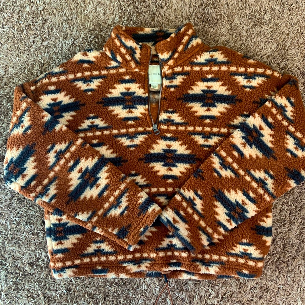 American Eagle Aztec Print Cropped Fleece
